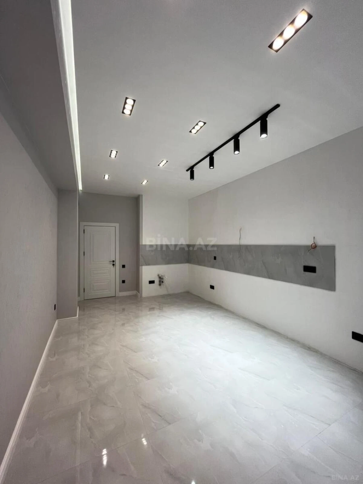 Satılır 3 otaqlı mənzil 165 m²