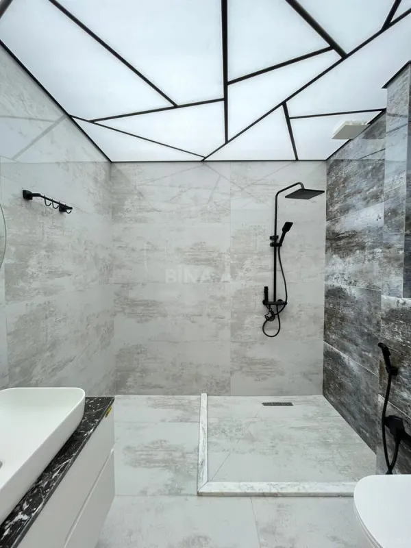 Satılır 3 otaqlı mənzil 165 m²