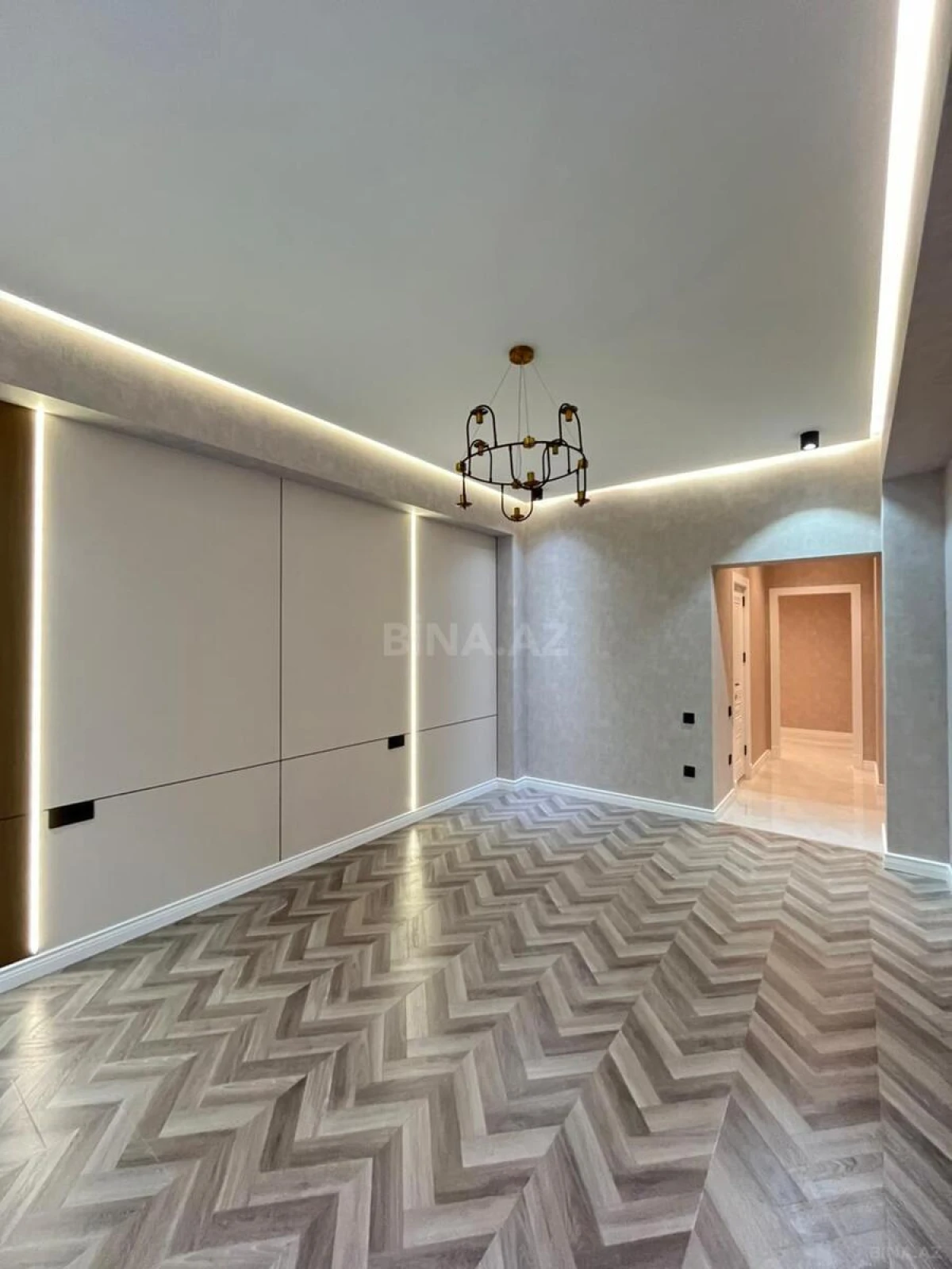 Satılır 3 otaqlı mənzil 165 m²