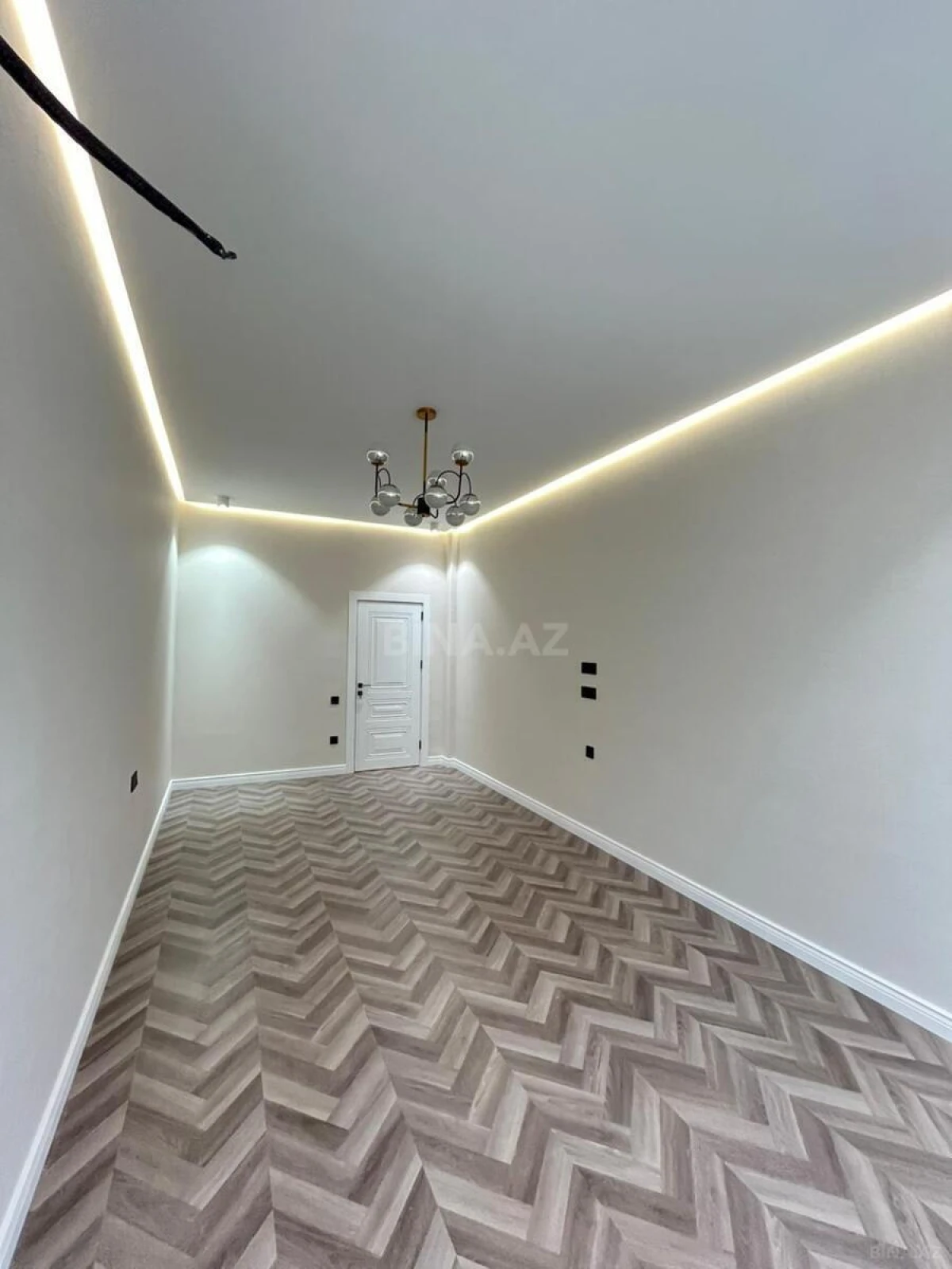 Satılır 3 otaqlı mənzil 165 m²