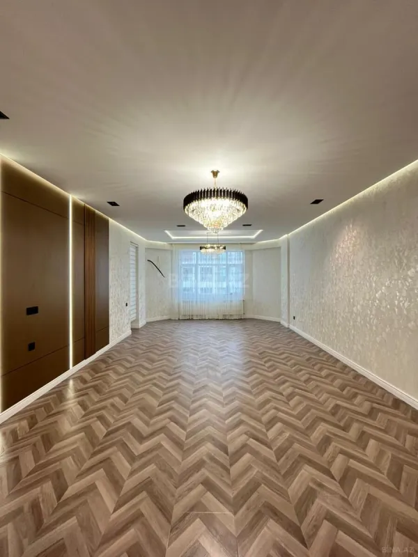 Satılır 3 otaqlı mənzil 165 m²