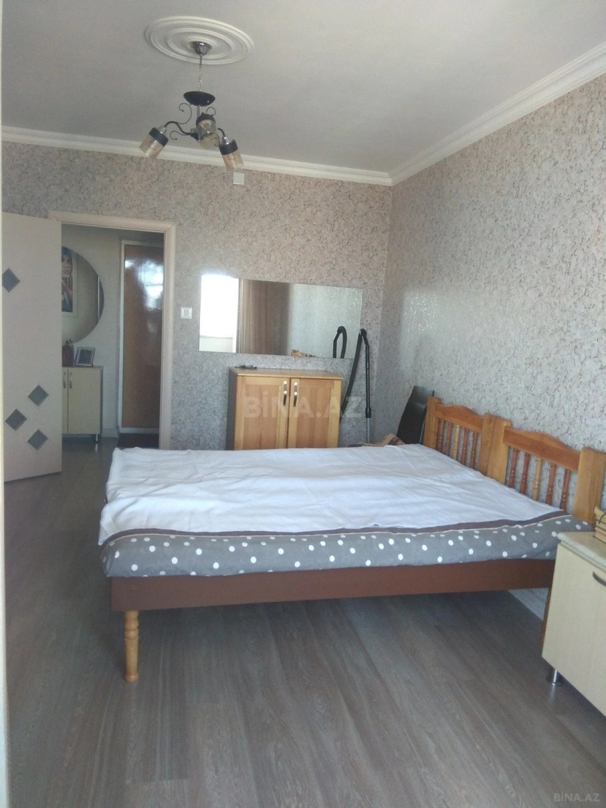 Satılır 2 otaqlı mənzil 75 m²