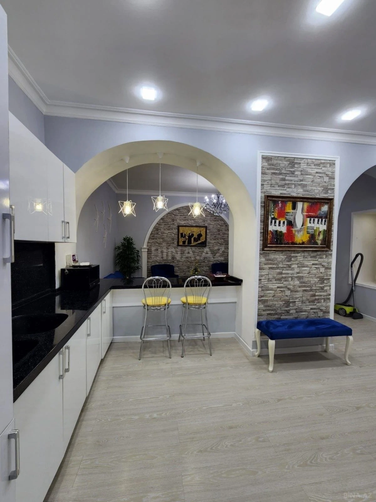 Kirayə verilir 2 otaqlı mənzil 65 m²