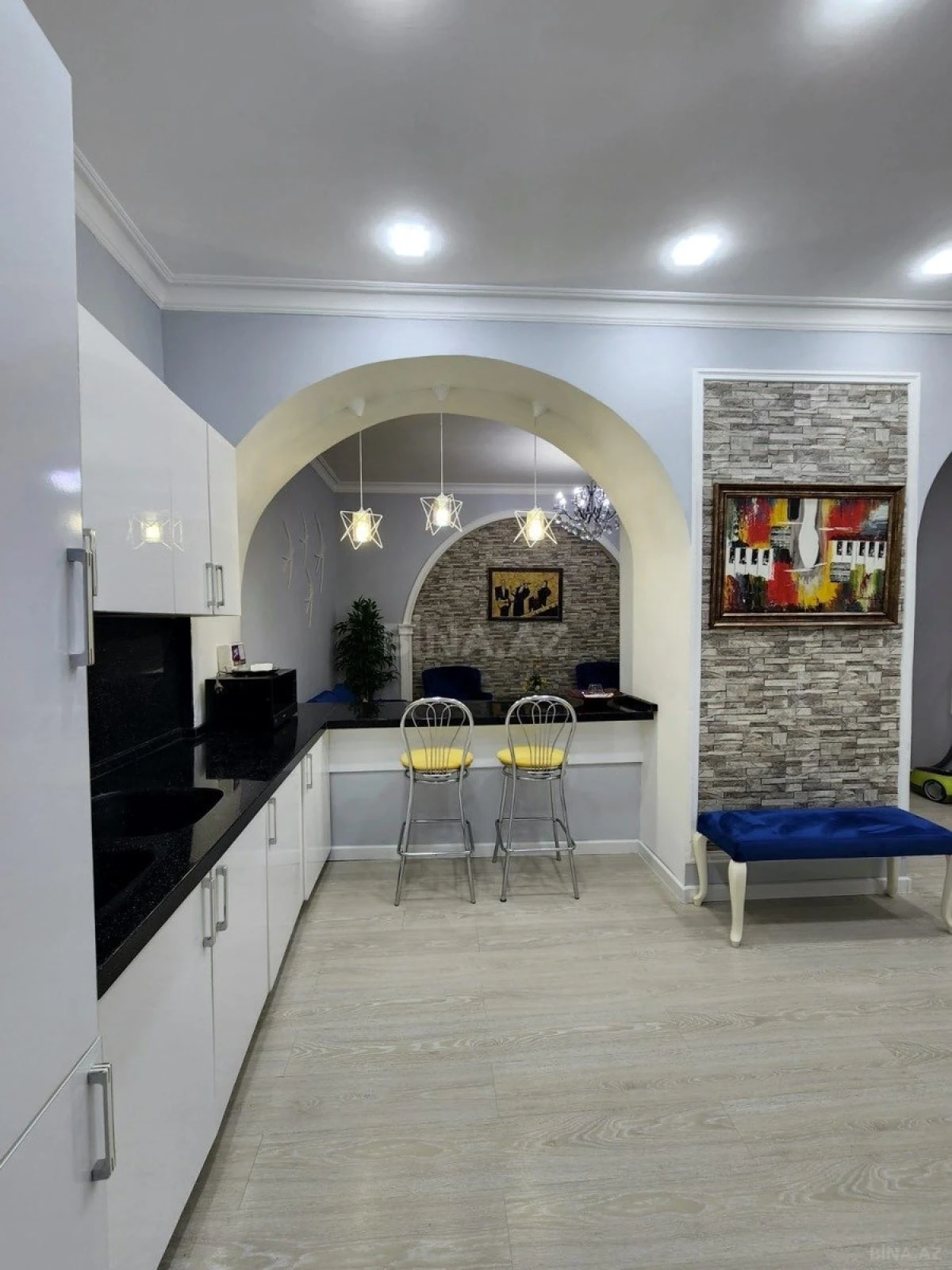 Kirayə verilir 2 otaqlı mənzil 65 m²