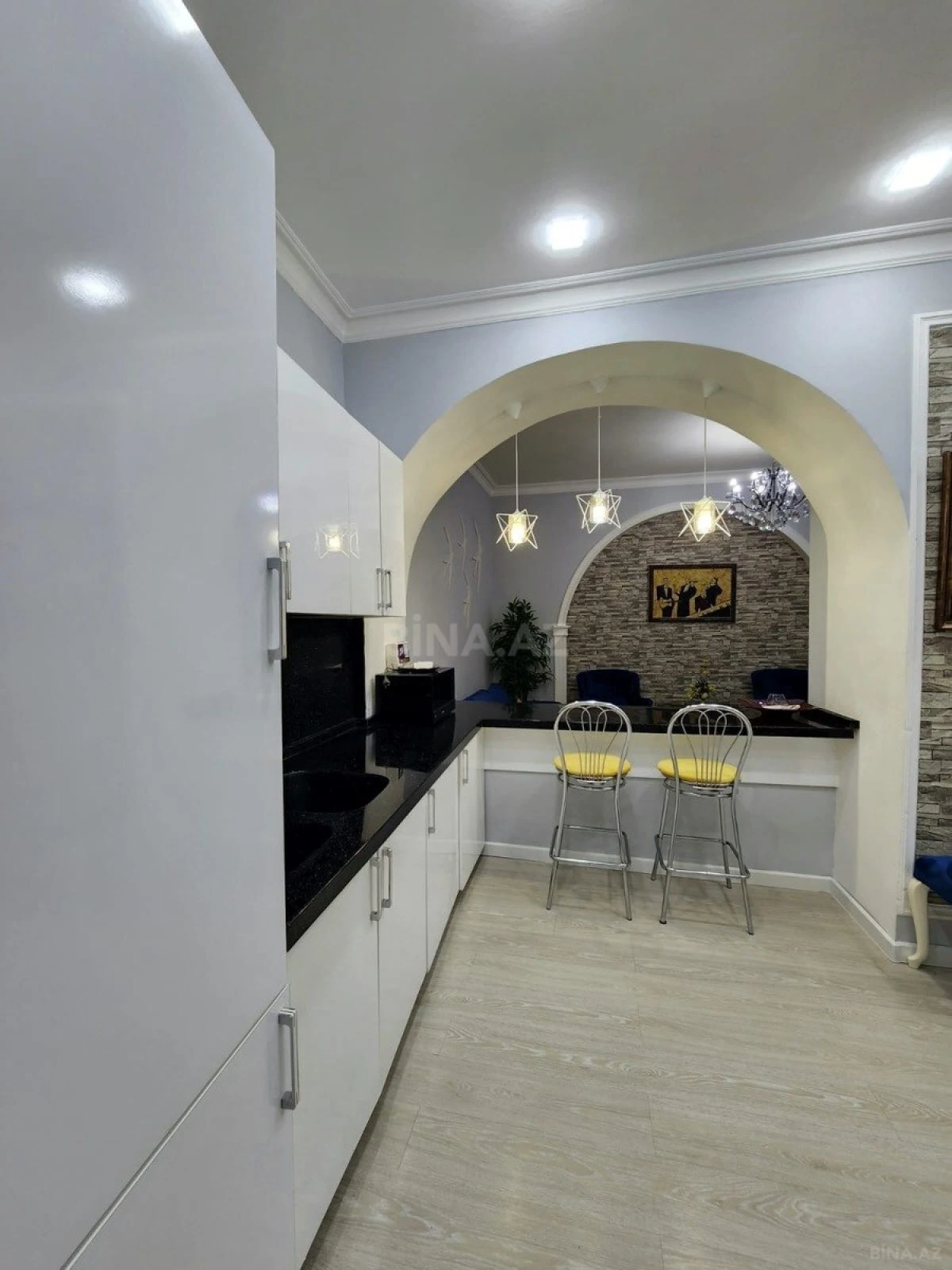 Kirayə verilir 2 otaqlı mənzil 65 m²