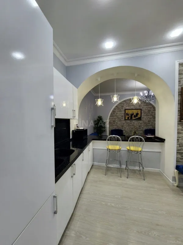 Kirayə verilir 2 otaqlı mənzil 65 m²