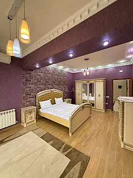 Kirayə verilir 4 otaqlı mənzil 183 m²