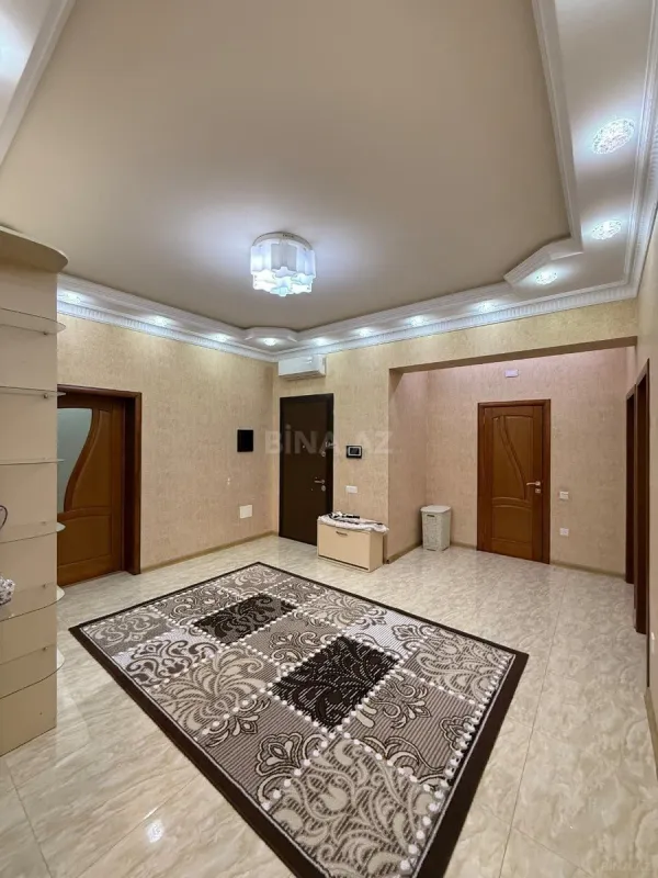 Kirayə verilir 4 otaqlı mənzil 183 m²