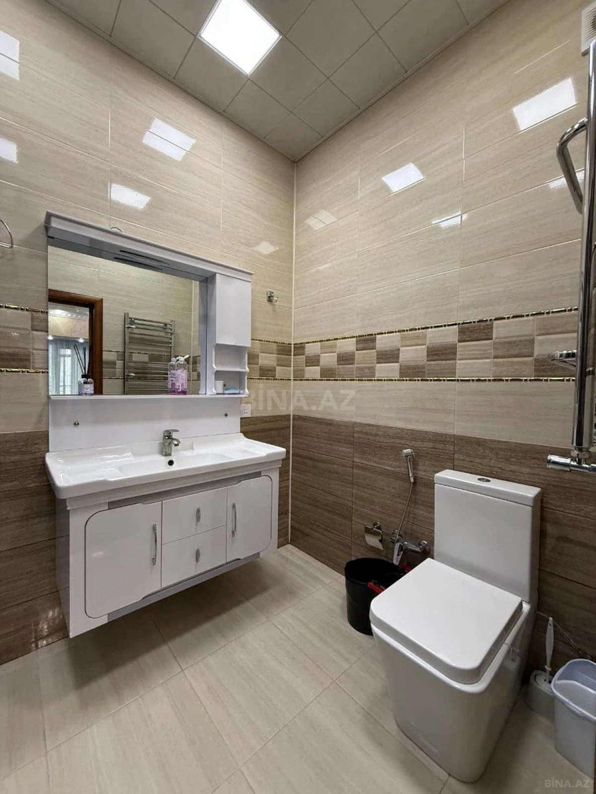 Kirayə verilir 4 otaqlı mənzil 183 m²