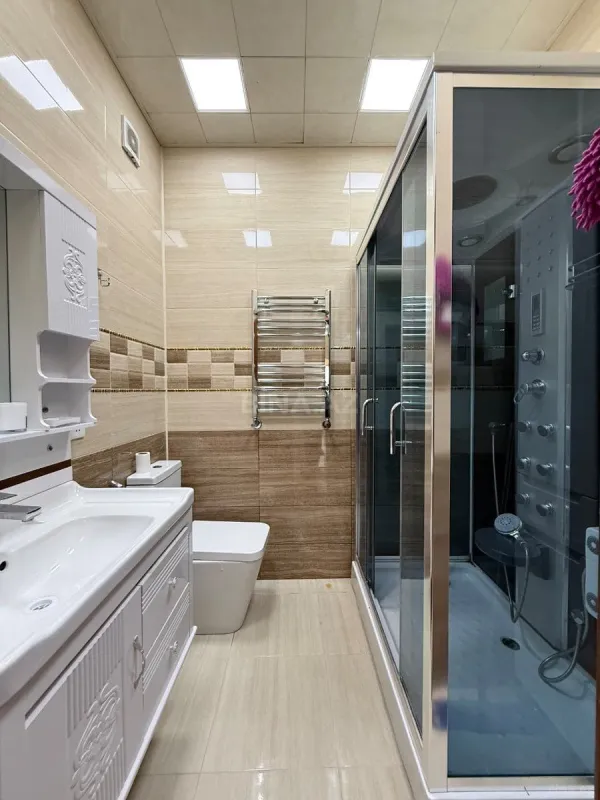 Kirayə verilir 4 otaqlı mənzil 183 m²