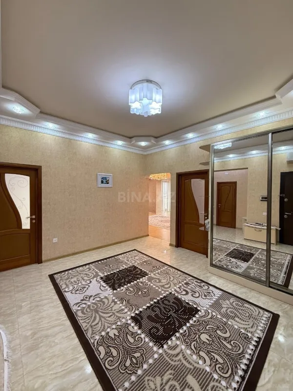 Kirayə verilir 4 otaqlı mənzil 183 m²