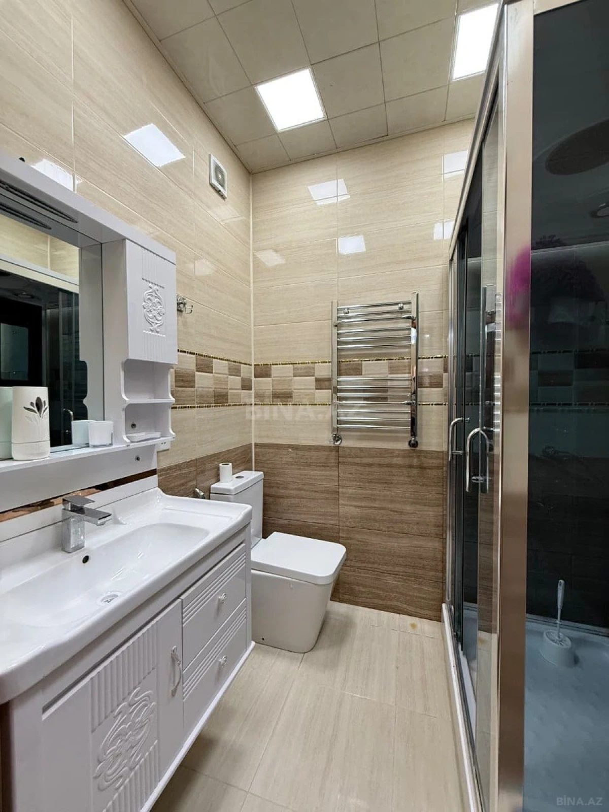 Kirayə verilir 4 otaqlı mənzil 183 m²