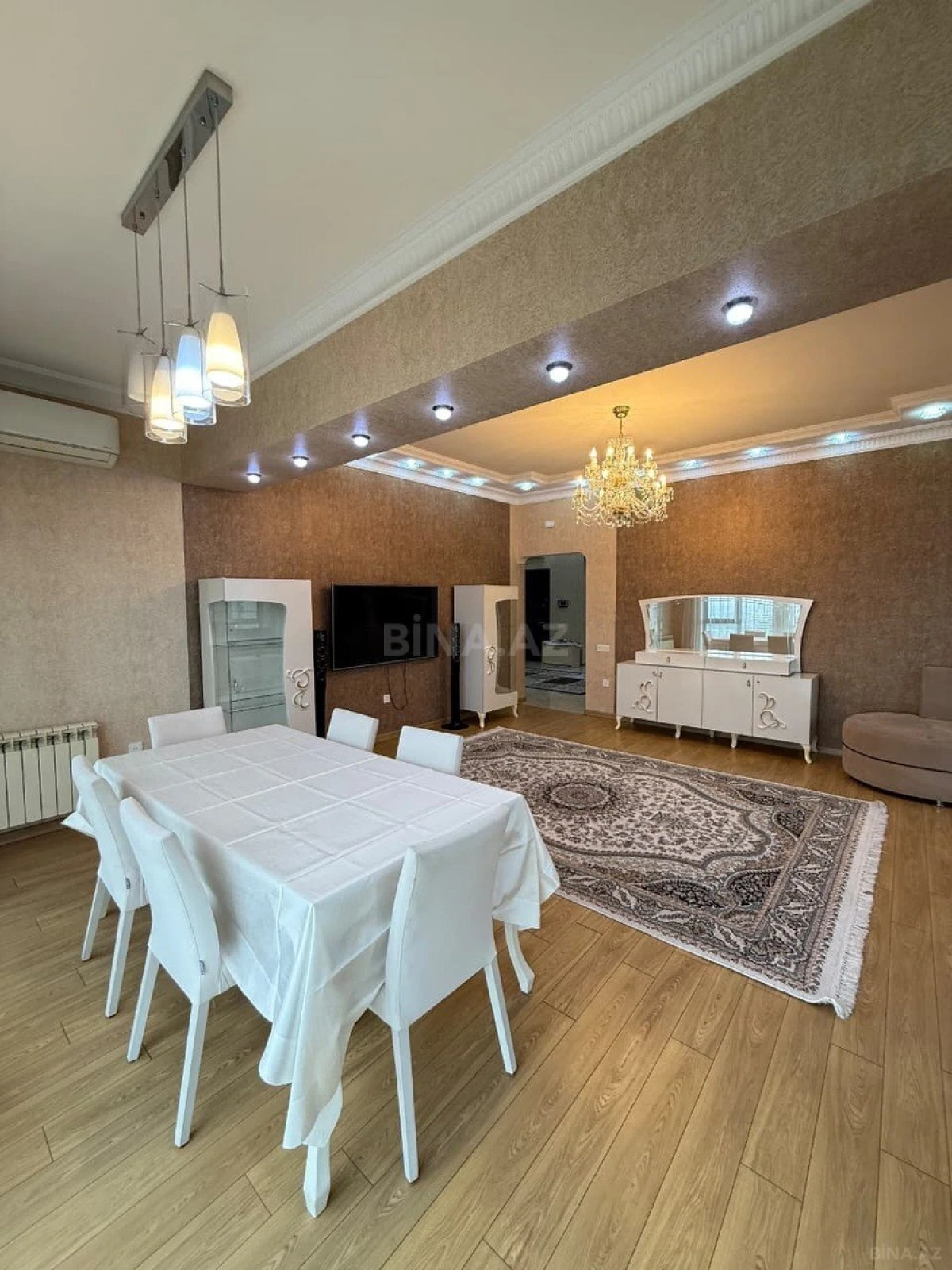 Kirayə verilir 4 otaqlı mənzil 183 m²