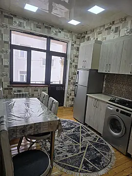 Kirayə verilir 2 otaqlı mənzil 76 m²