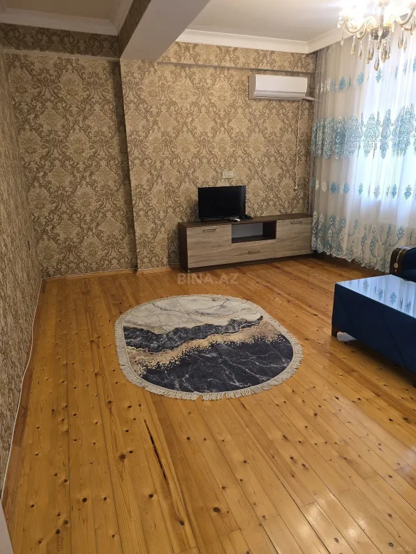 Kirayə verilir 2 otaqlı mənzil 76 m²