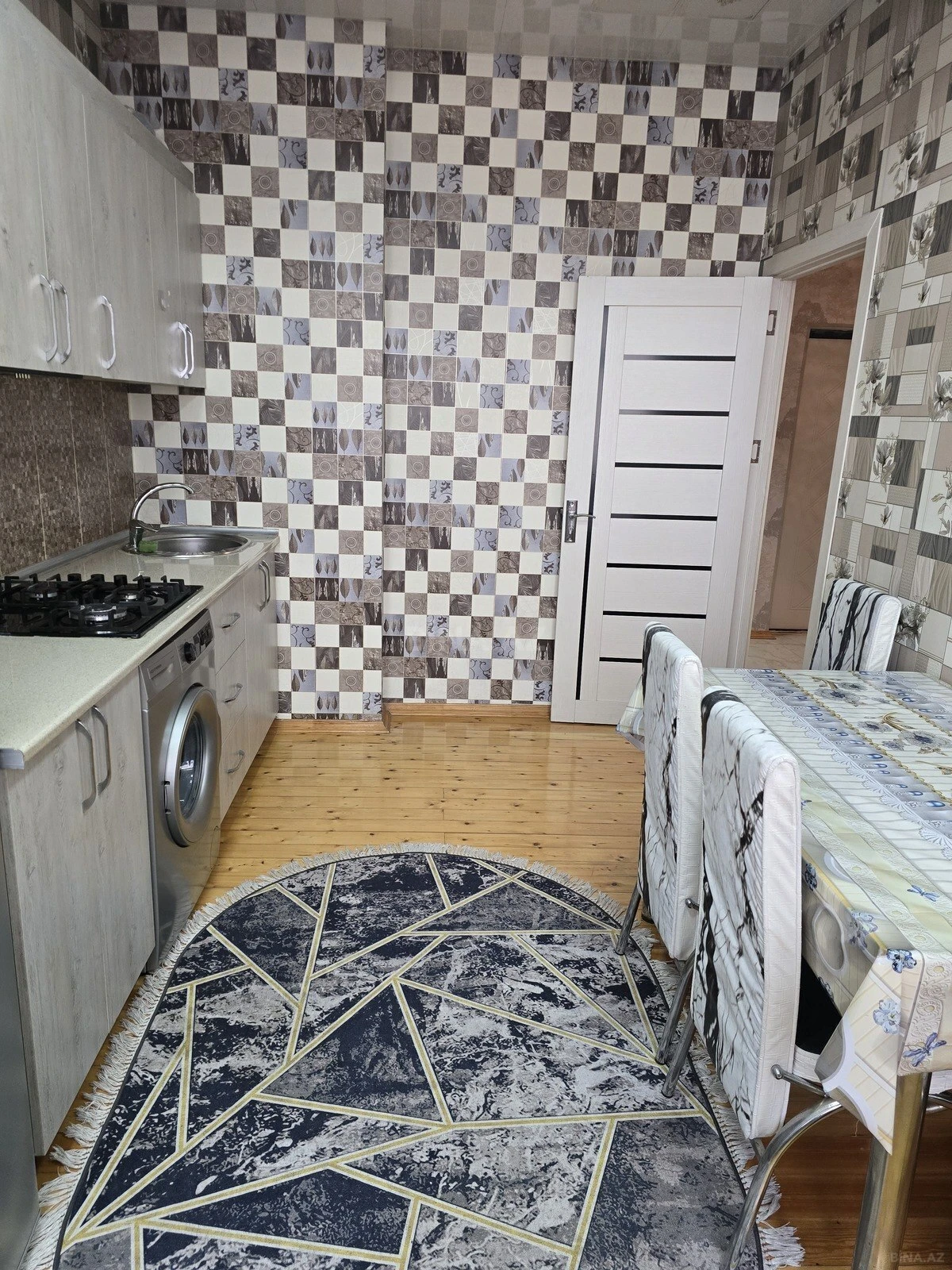 Kirayə verilir 2 otaqlı mənzil 76 m²