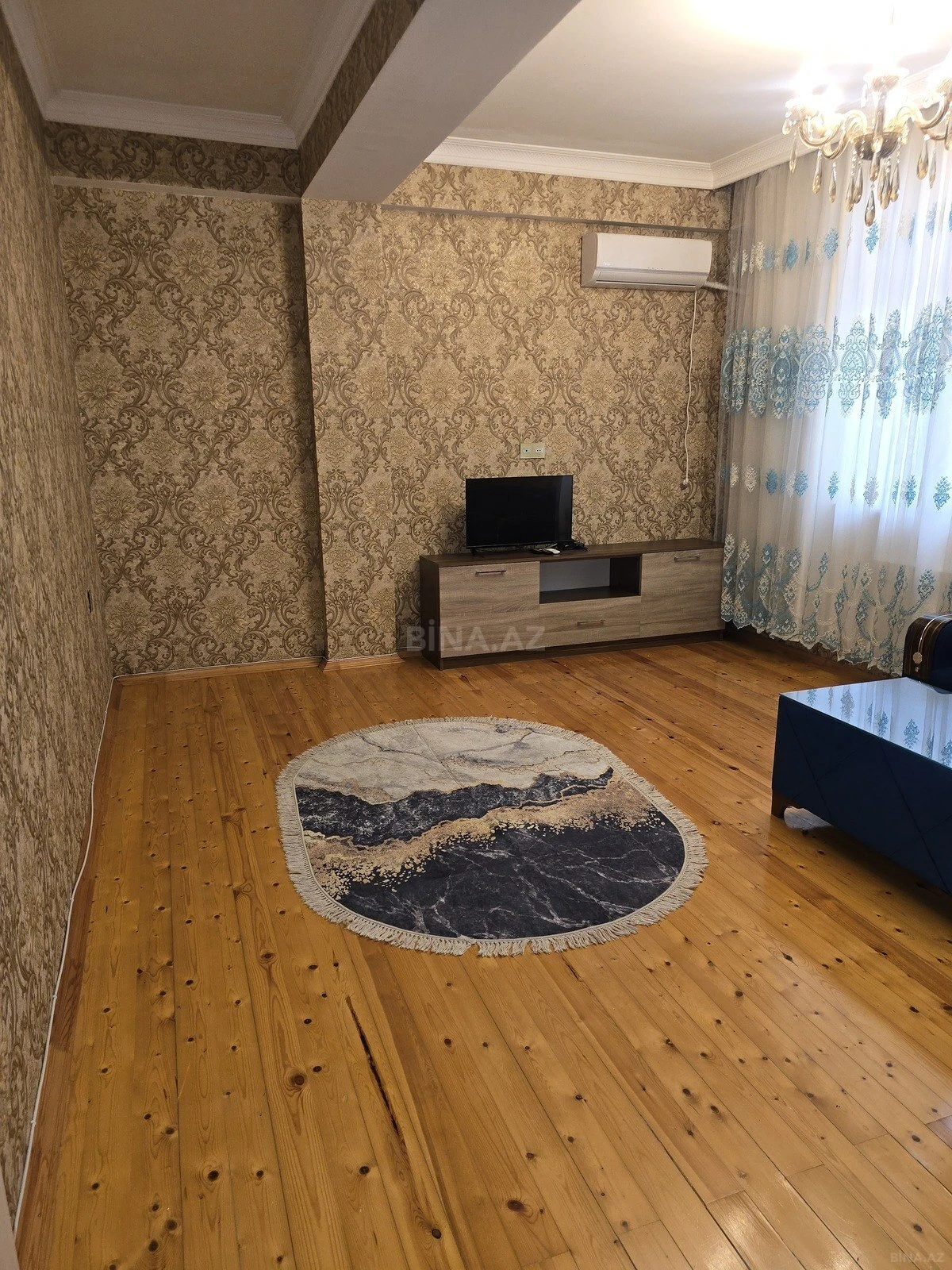 Kirayə verilir 2 otaqlı mənzil 76 m²