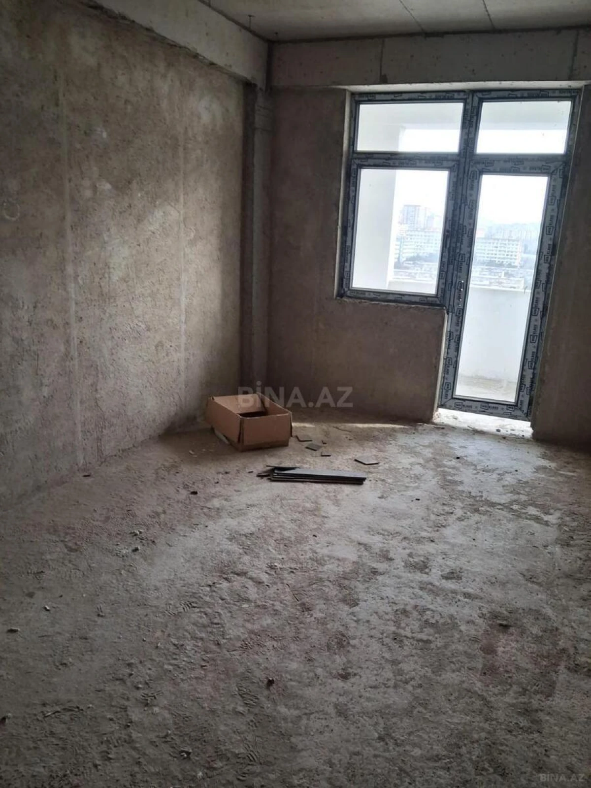 Satılır 3 otaqlı mənzil 139 m²