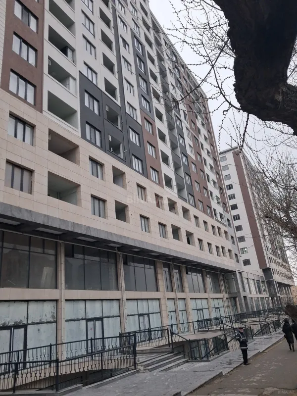 Satılır 3 otaqlı mənzil 139 m²