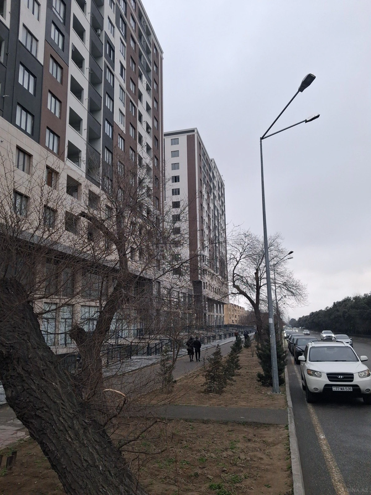 Satılır 3 otaqlı mənzil 139 m²