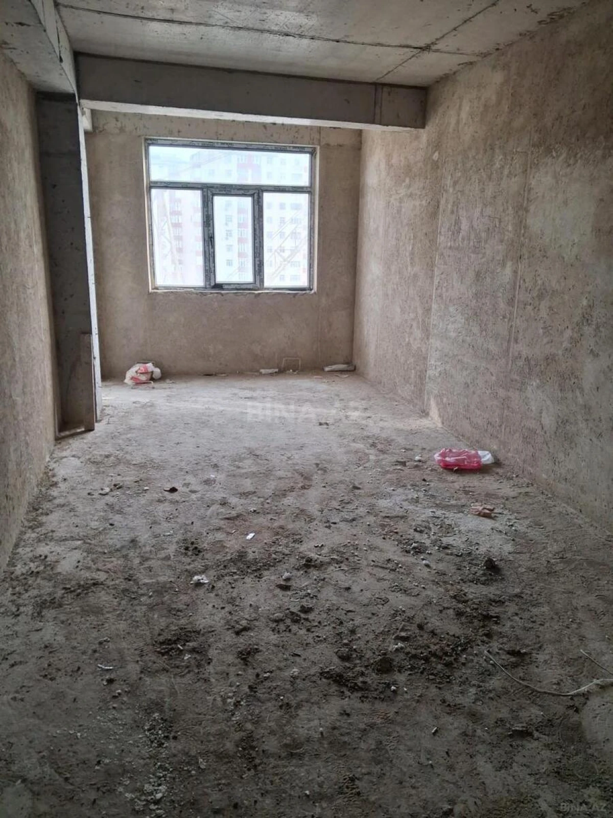 Satılır 3 otaqlı mənzil 139 m²