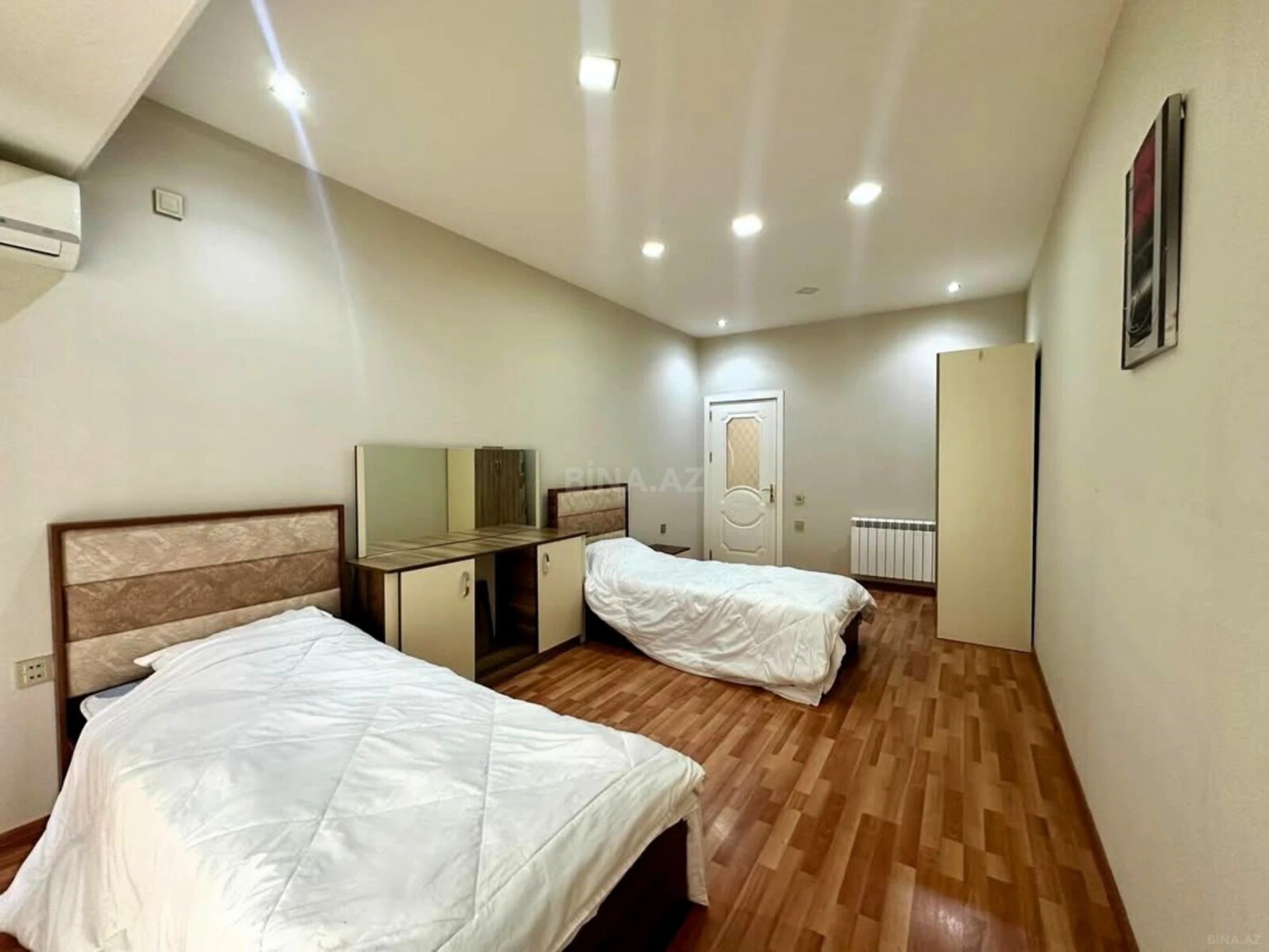 Satılır 3 otaqlı mənzil 115 m²