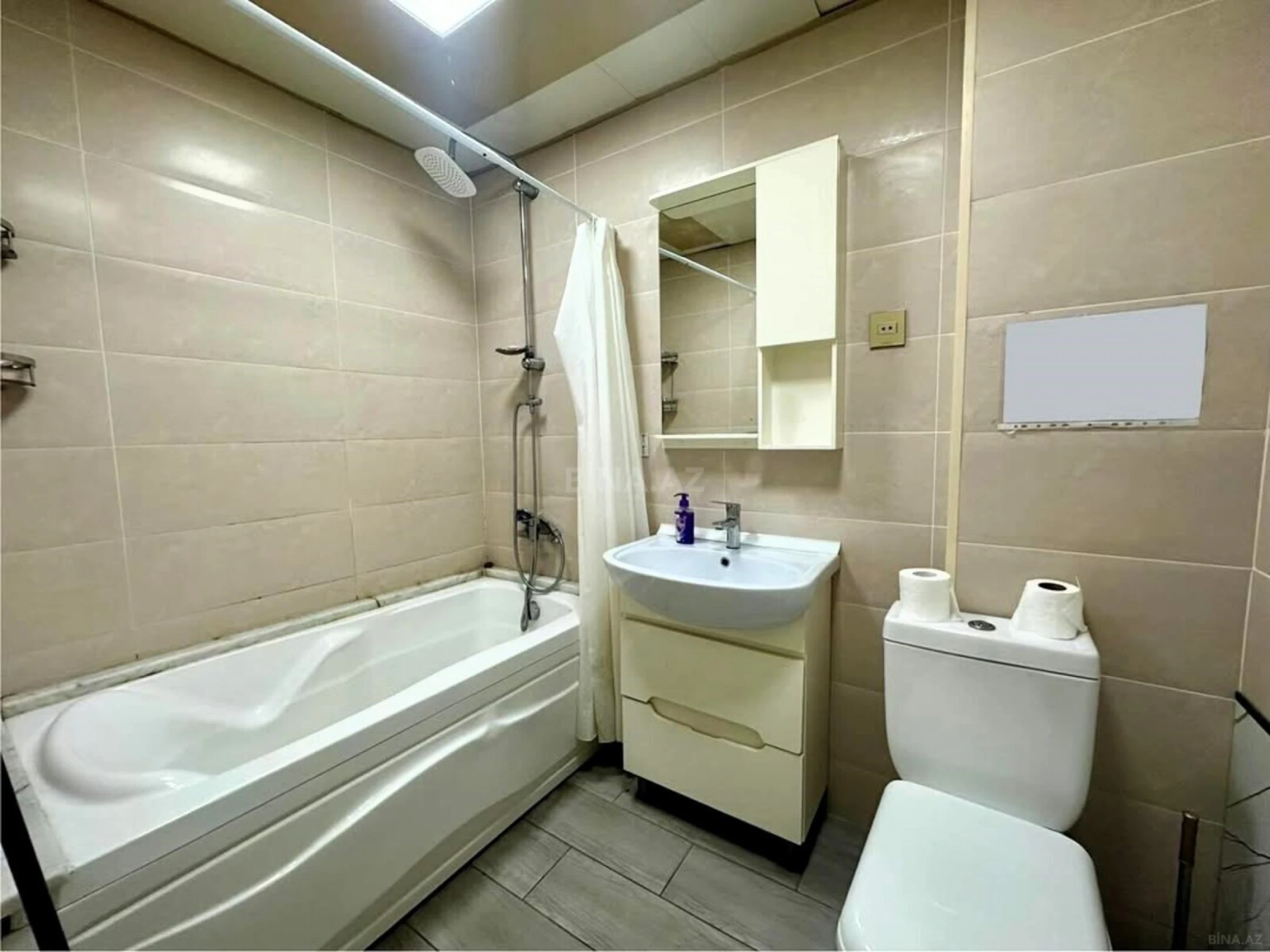 Satılır 3 otaqlı mənzil 115 m²