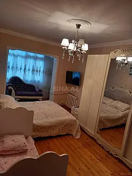 Satılır 4 otaqlı mənzil 110 m²