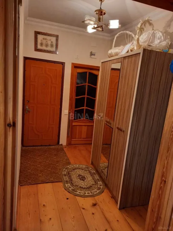 Satılır 4 otaqlı mənzil 110 m²