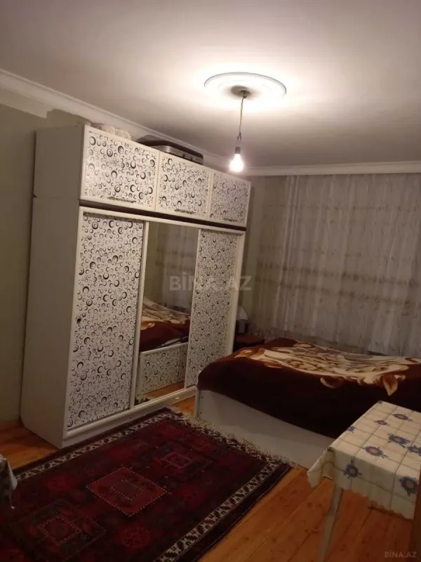 Satılır 4 otaqlı mənzil 110 m²
