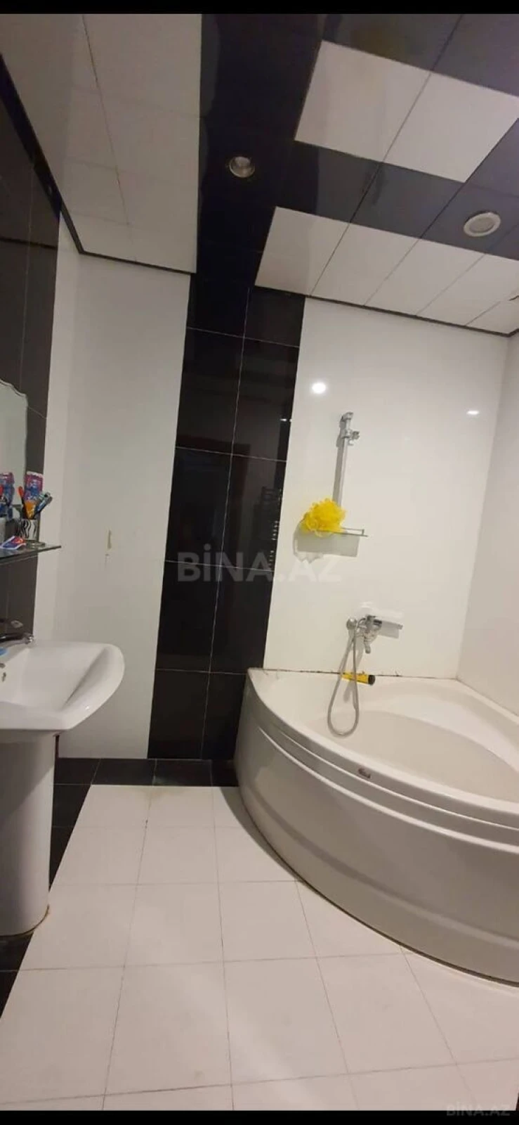 Kirayə verilir 2 otaqlı mənzil 86 m²