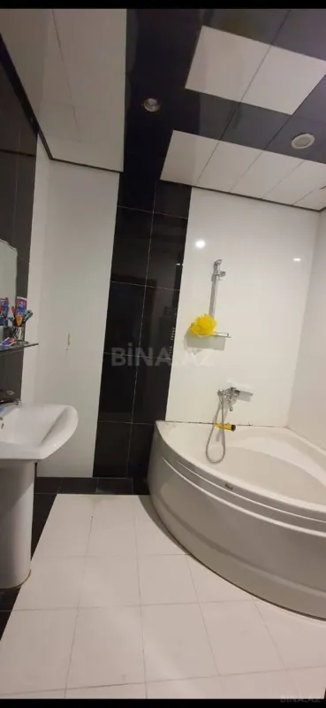 Kirayə verilir 2 otaqlı mənzil 86 m²
