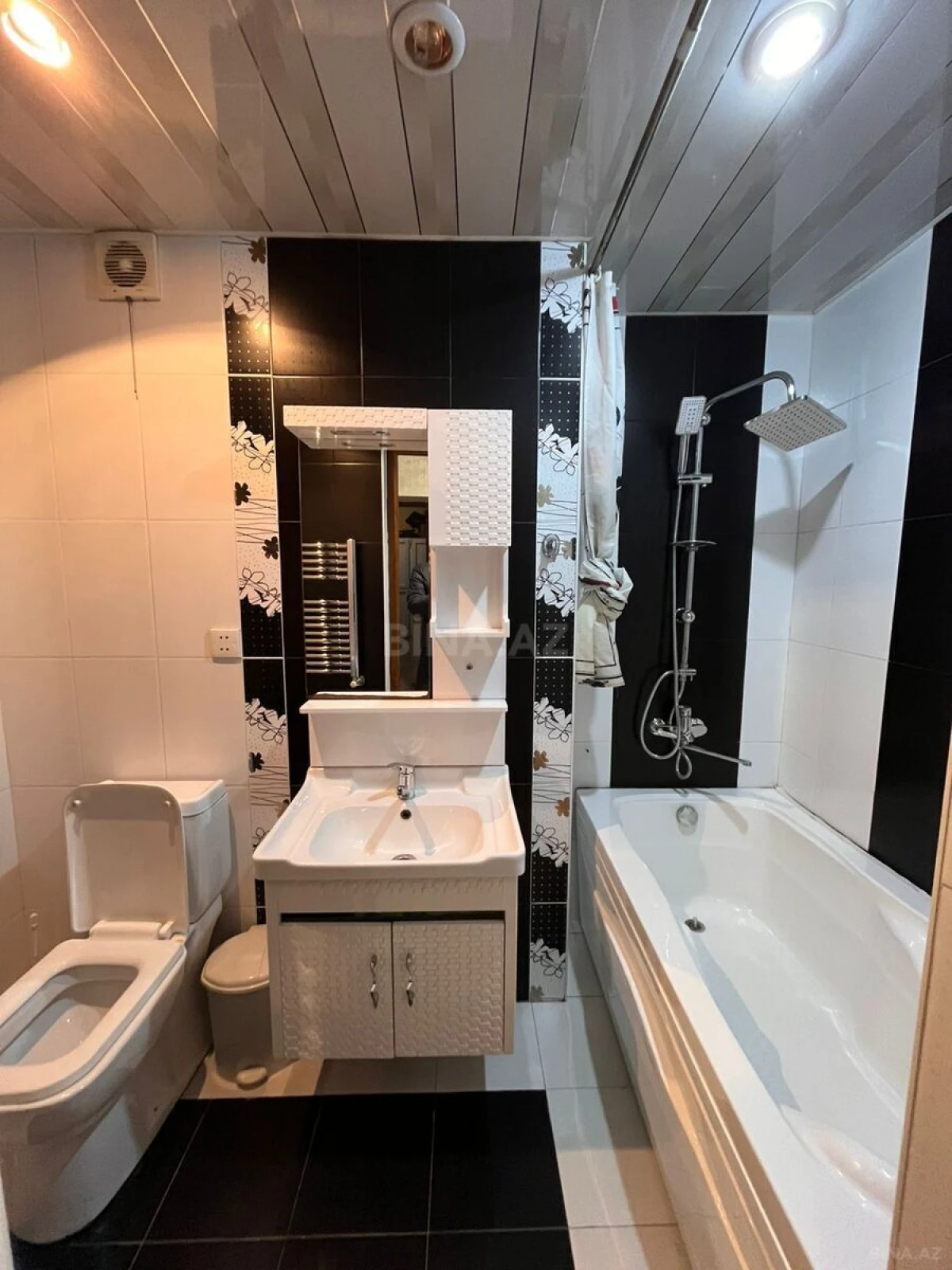 Satılır 2 otaqlı mənzil 60 m²