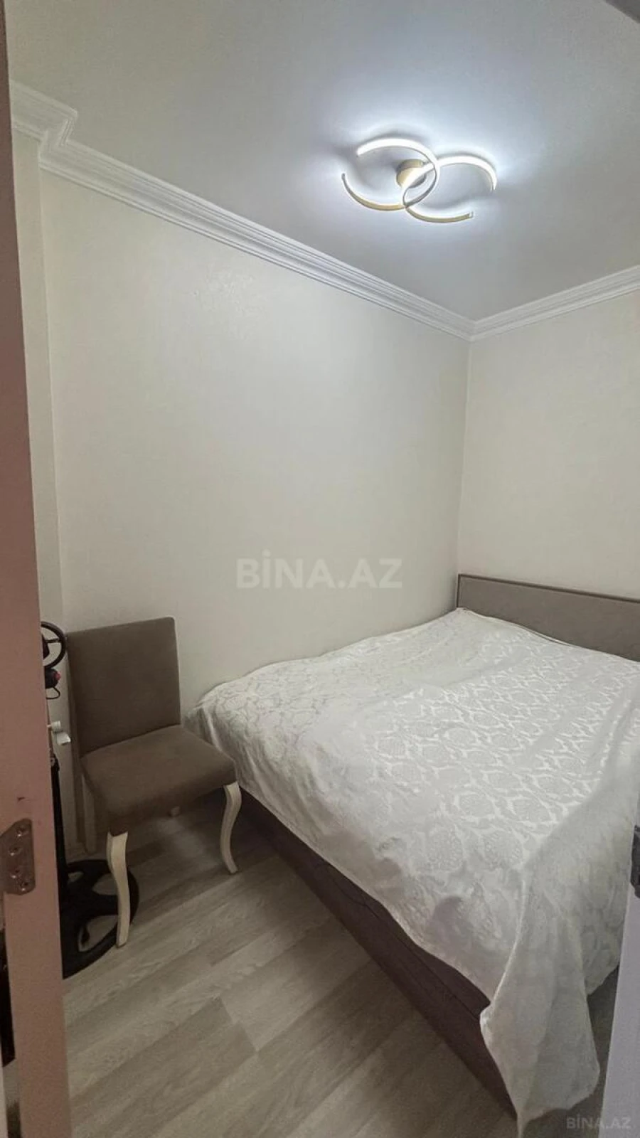 Satılır 2 otaqlı mənzil 77 m²