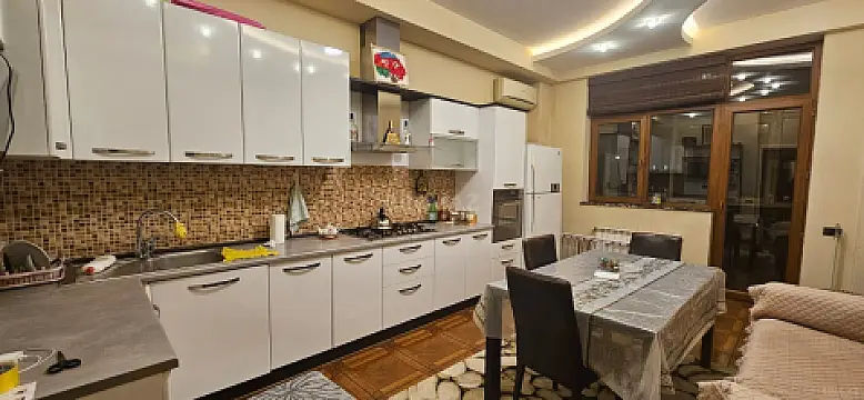 Kirayə verilir 2 otaqlı mənzil 120 m²
