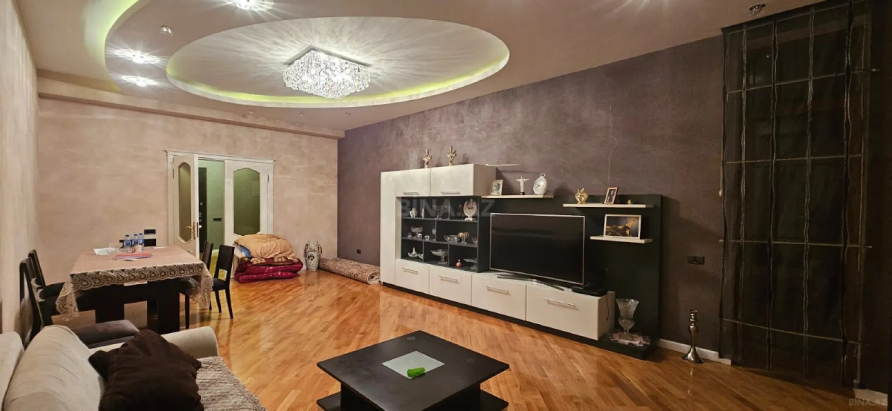 Kirayə verilir 2 otaqlı mənzil 120 m²