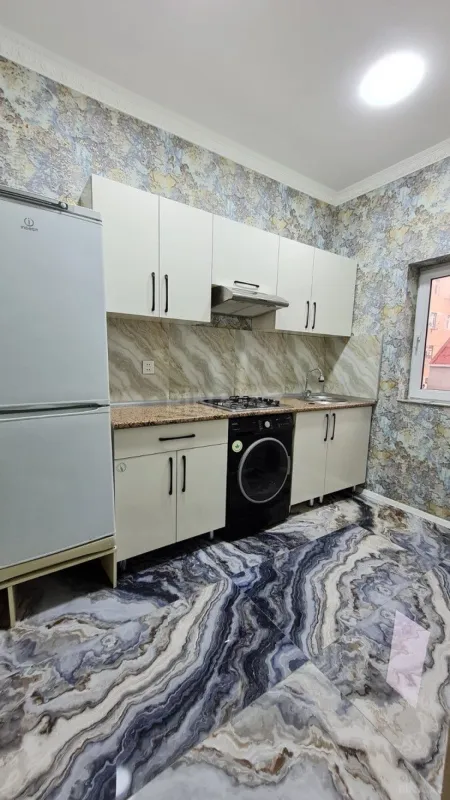 Satılır 4 otaqlı mənzil 110 m²