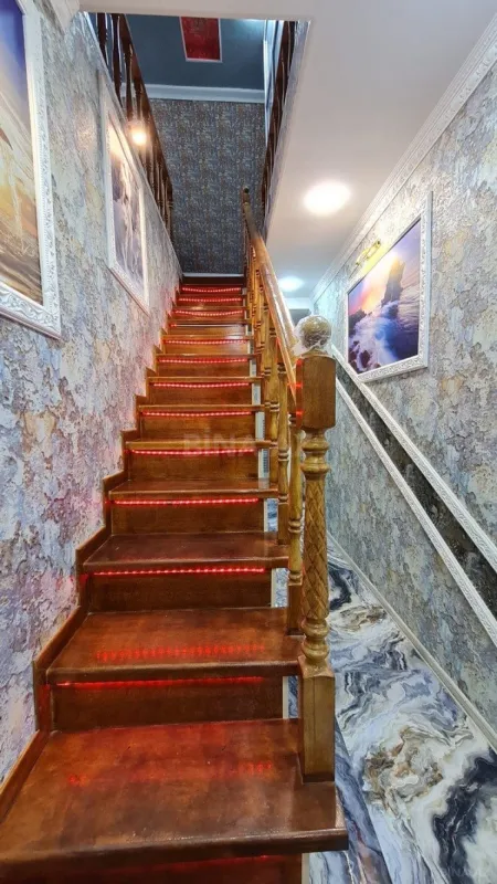 Satılır 4 otaqlı mənzil 110 m²