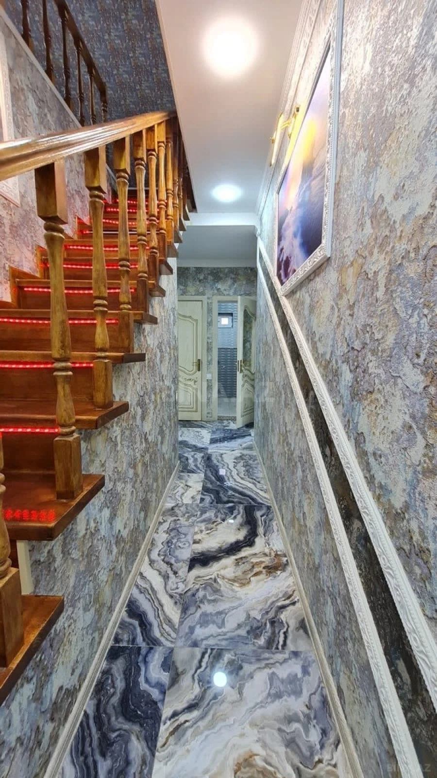 Satılır 4 otaqlı mənzil 110 m²
