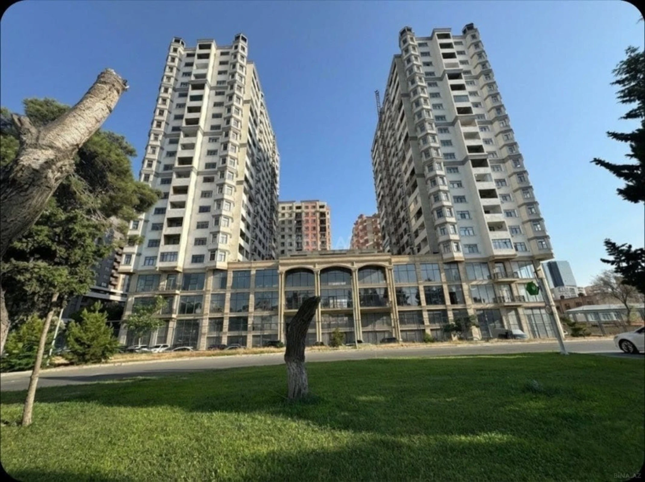 Satılır 2 otaqlı mənzil 70 m²