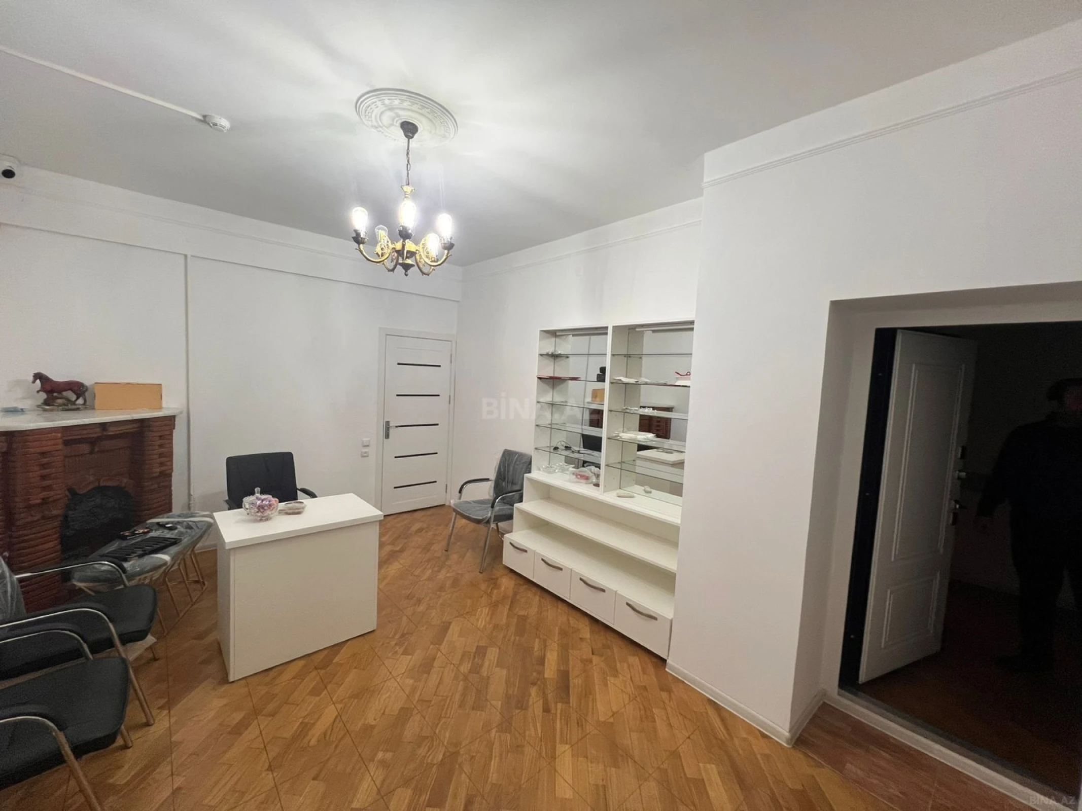 Kirayə verilir obyekt 180 m²