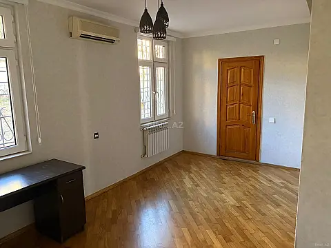 Kirayə verilir obyekt 180 m²