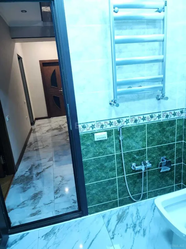 Kirayə verilir 5 otaqlı mənzil 200 m²