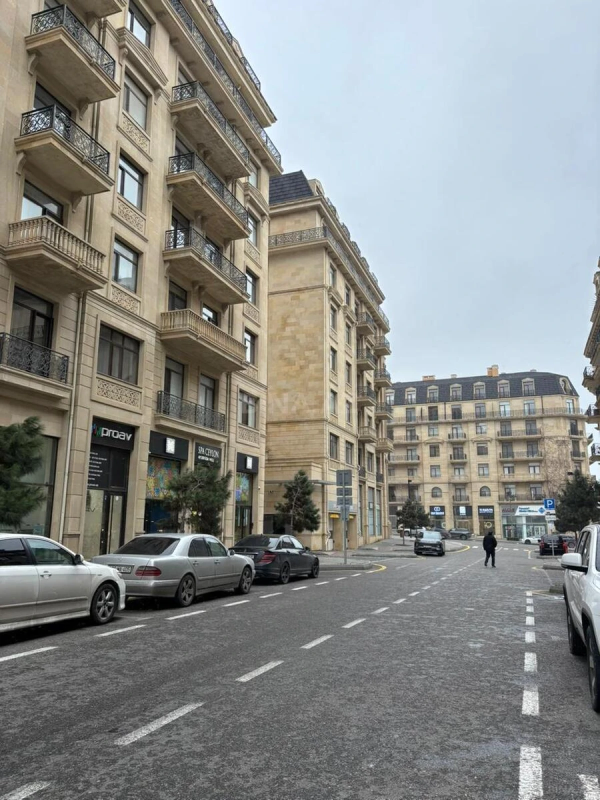 Kirayə verilir 3 otaqlı ofis 144 m²