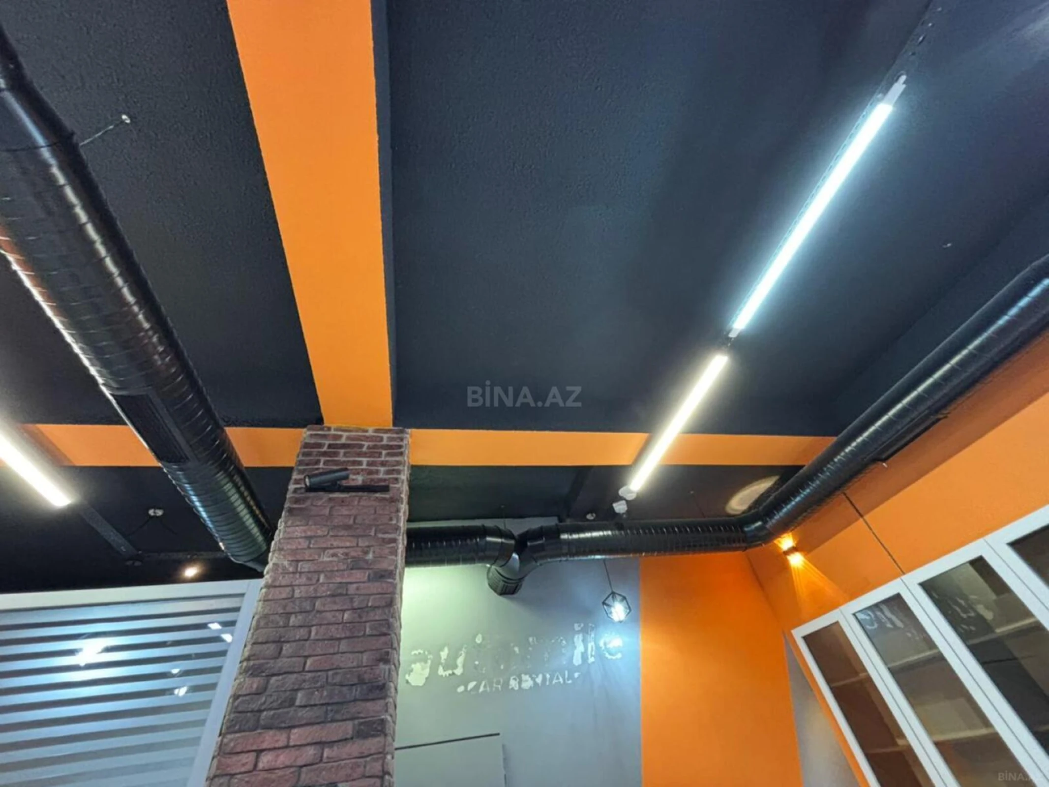 Kirayə verilir 3 otaqlı ofis 144 m²