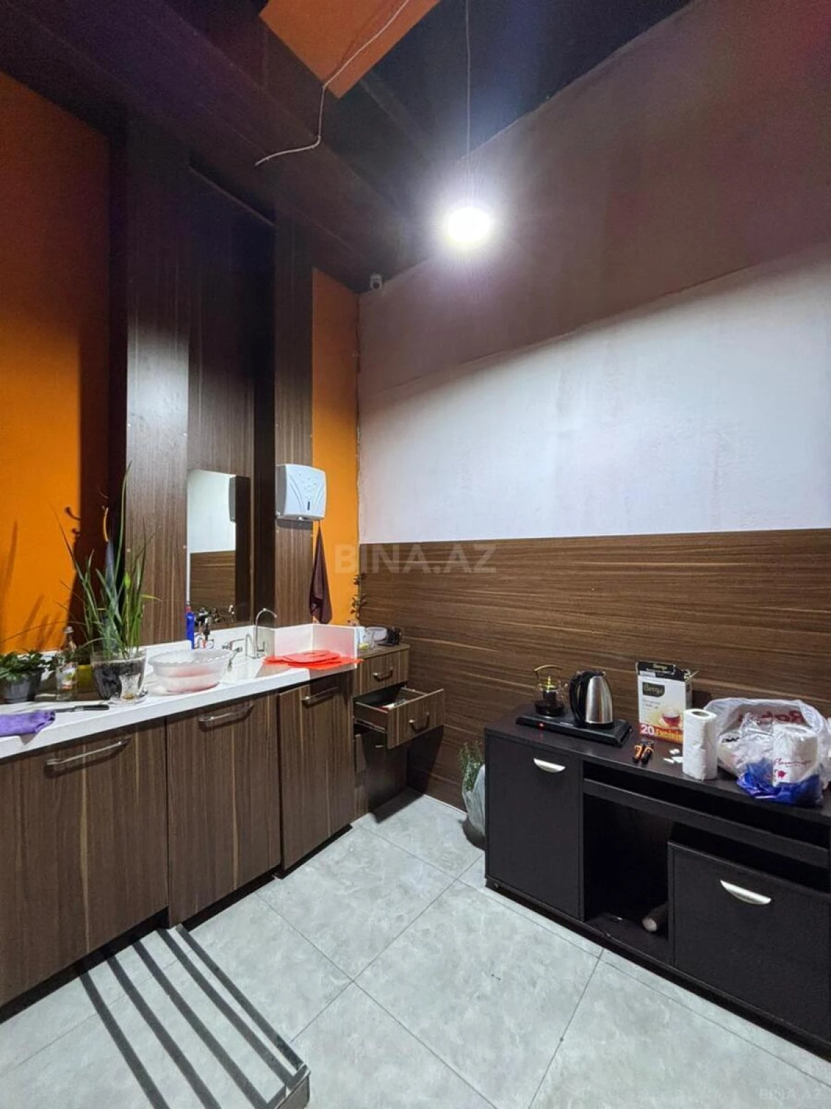 Kirayə verilir 3 otaqlı ofis 144 m²