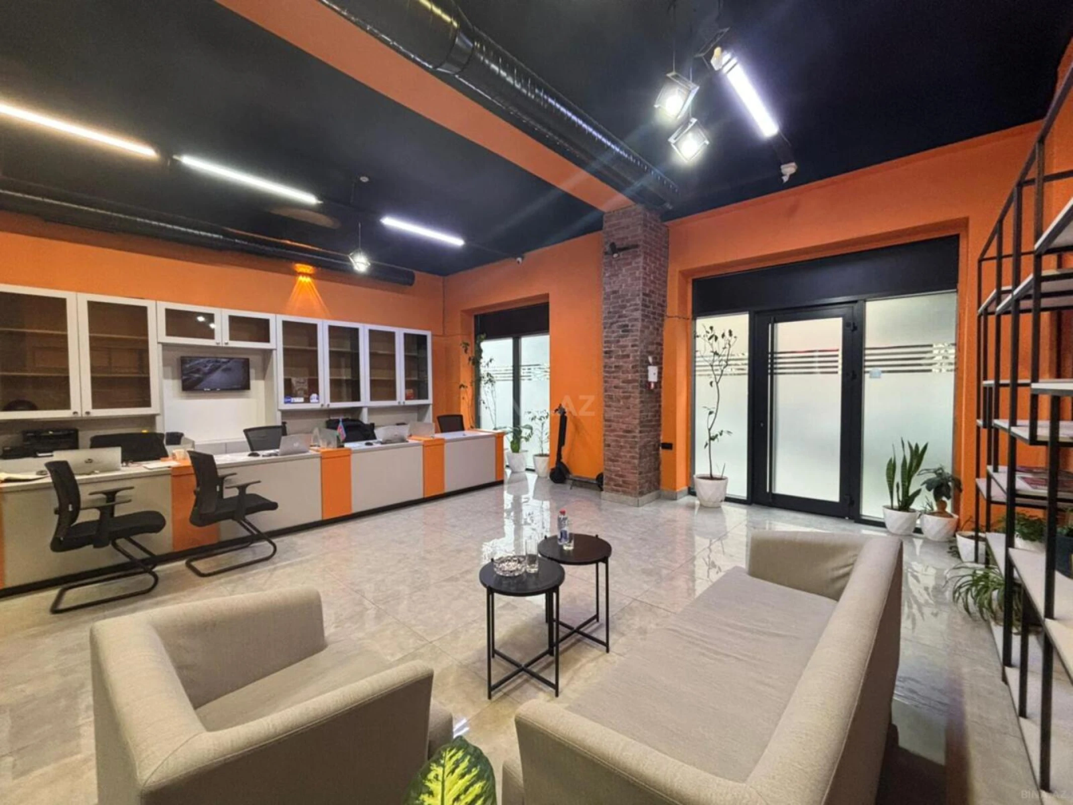 Kirayə verilir 3 otaqlı ofis 144 m²