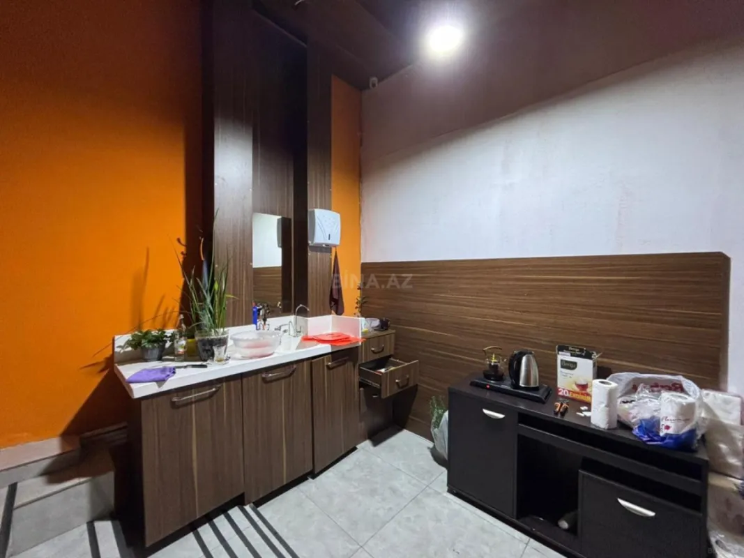 Kirayə verilir 3 otaqlı ofis 144 m²