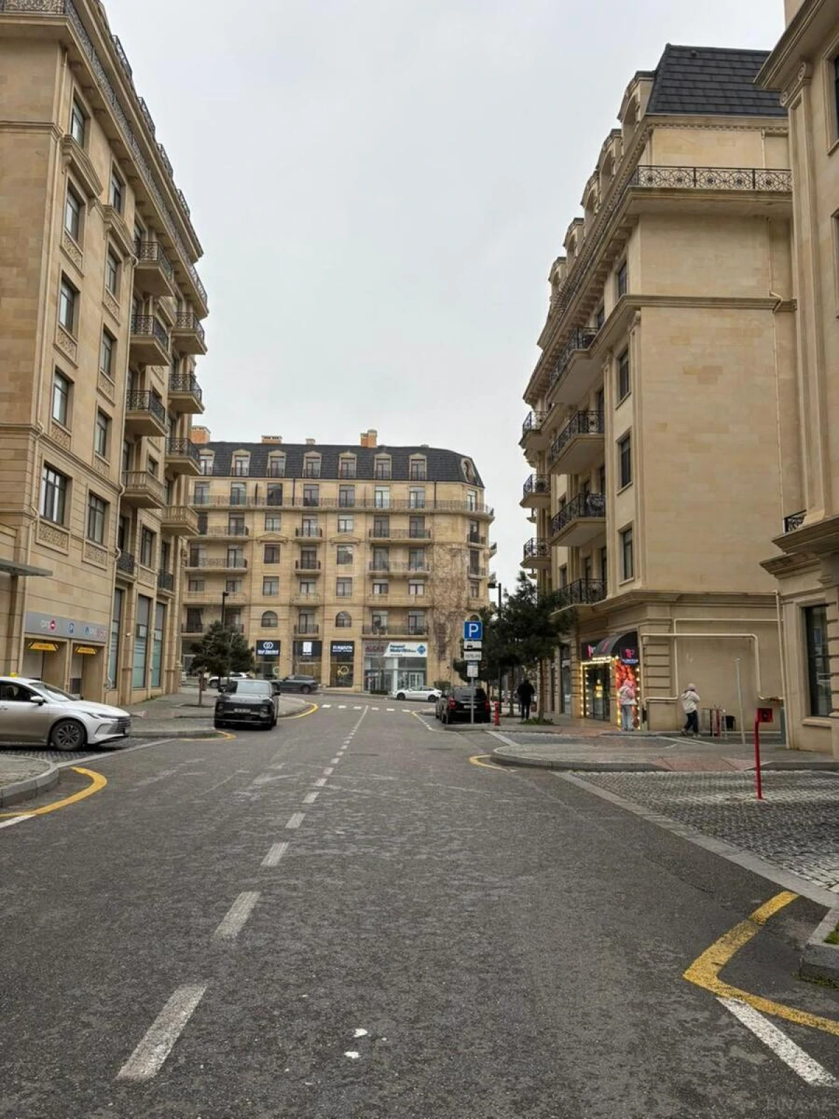 Kirayə verilir 3 otaqlı ofis 144 m²