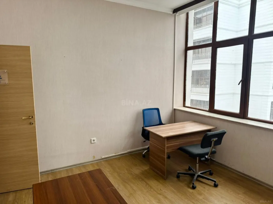 Kirayə verilir 2 otaqlı ofis 65 m²